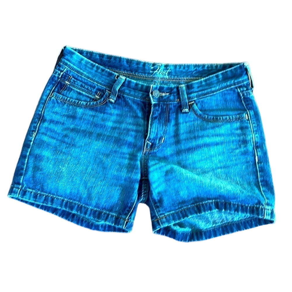 Old Navy The Flirt jean shorts